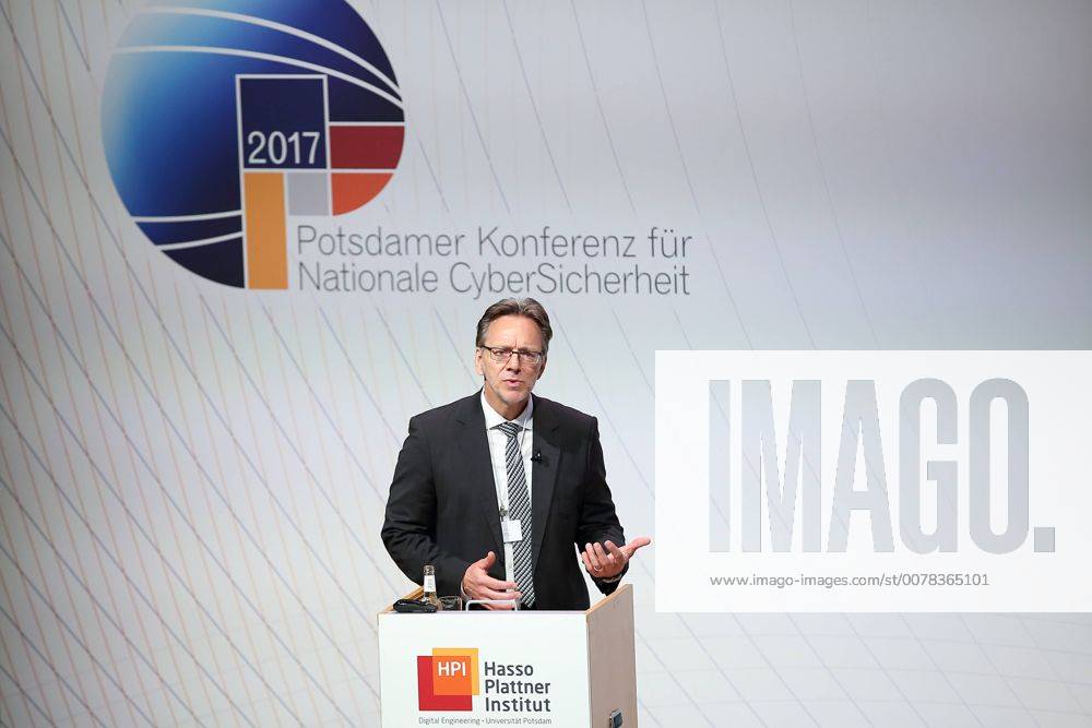 Holger Münch, Präsident des Bundeskriminalamtes, spricht während der Potsdamer Konferenz für Nationale CyberSicherheit am Hasso-Plattner-Institut in Potsdam, 4. Mai 2017. Potsdamer Konferenz für Nationale CyberSicherheit