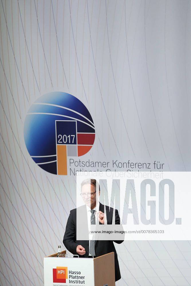Holger Münch, Präsident des Bundeskriminalamtes, spricht während der Potsdamer Konferenz für Nationale CyberSicherheit am Hasso-Plattner-Institut in Potsdam, 4. Mai 2017. Potsdamer Konferenz für Nationale CyberSicherheit