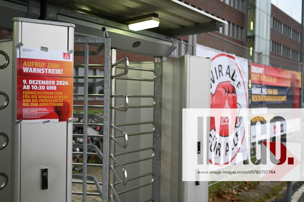 IG Metall calls for second nationwide strike at Volkswagen View of a revolving gate at the Volkswagen plant in Emden A poster with the strike call is displayed there IG Metall demands wage increases, VW wants to pay its workers less Now nationwide strikes are beginning at the car manufacturers German sites Emden Lower Saxony Germany