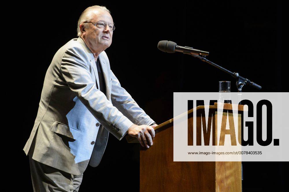 Der Intendant und Regisseur Frank Castorf bei der Preisverleihung der Berliner Theaterpreis an Herbert Fritsch im Haus der Berliner Festspiele am 07.05.2017 Theatertreffen 2017