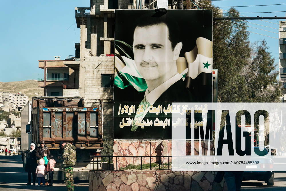 Large posters with the portrait of President Bashar al Assad, road to Damascus, Syria