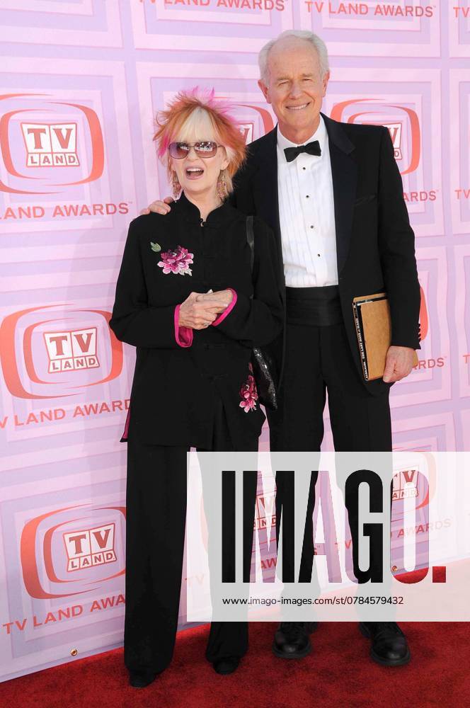 Shelley Fabares and Mike Farrell at the 2009 TV Land Awards. Gibson Amphitheatre, Universal City, CA. 04-19-09 , 12089520.jpg, outsource, star, event, talent, fame, famous, popular, person, celebrity, people,