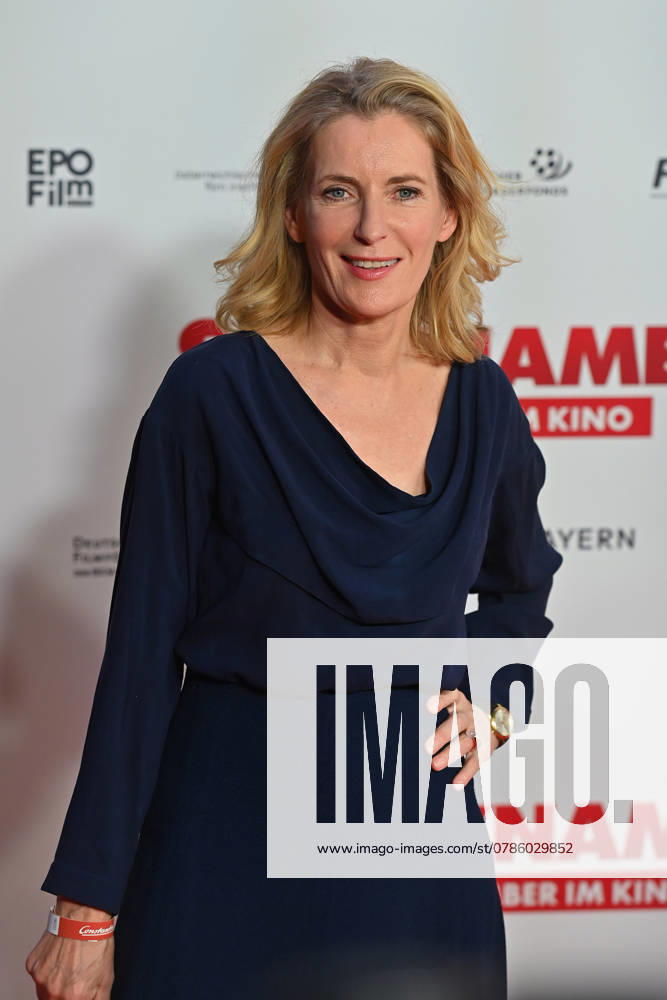 Maria FURTWAENGLER actress , single picture,cropped single motif,half figure,half figure, movie premiere DER SPITZNAME on 16 12 2024 at the Mathaeser cinema in Munich
