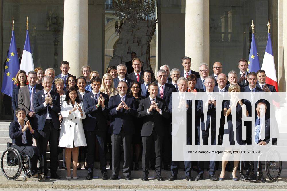 Le President de la Republique Emmanuel MACRON, recoit au Palais de l Elysee les membres de la Commission d evaluation du Comite International Olympique dans le cadre de leur visite ? Paris NEWS : Emmanuel Macron recoit les membres de la Commission d evaluation du CIO - Palais de l Elysee - Paris - 16 05 2017 MichaelBaucher Panoramic