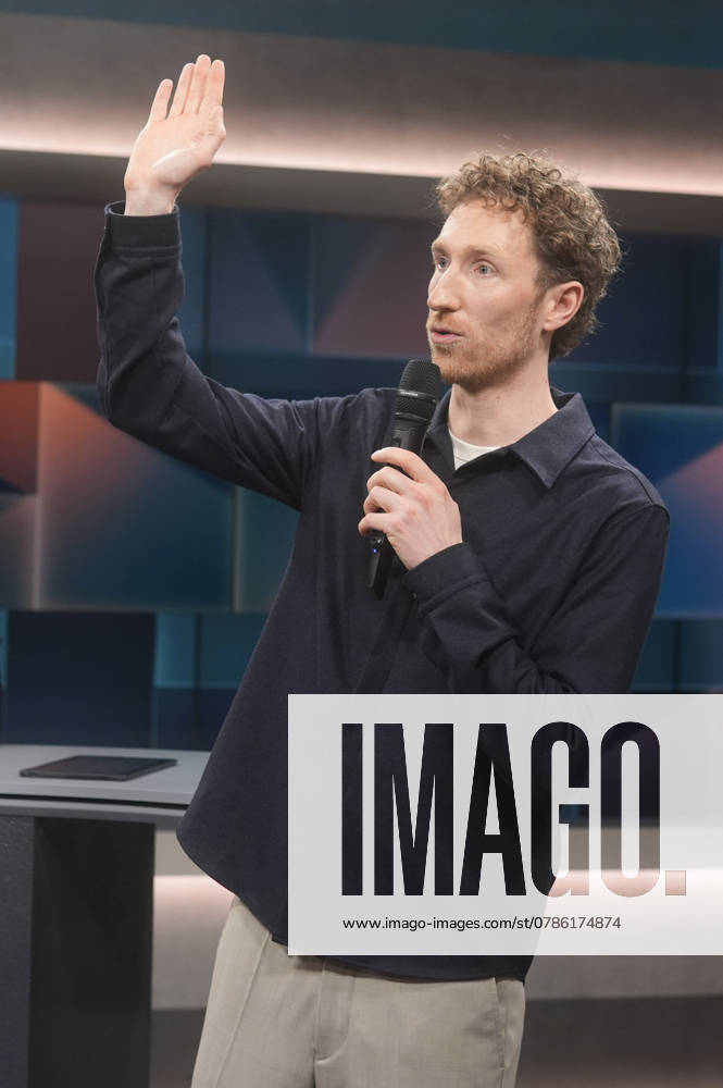 Louis Klamroth on the ARD talk show hart aber fair in Studio Adlershof Berlin, 16 12 2024 Foto:xT.xBartillax xFuturexImagex hart_fair1612_4202