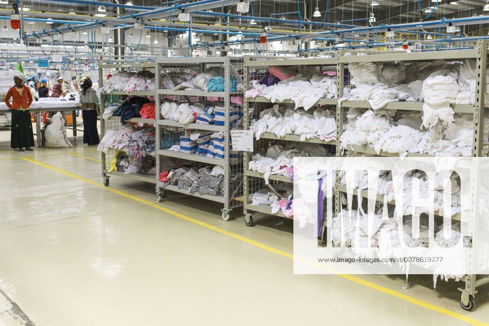 Arbeiterinnen in der Textilproduktion JayJay Textiles in Aethiopien. Hier wird unter anderem fuer die Marke H und M ( H&M ) und den Export produziert, Addis Abeba, 04.04.2017. KEIN MODEL RELEASE vorhanden, NO MODEL RELEASE available, NO MODEL RELEASE, Addis Abeba Aethiopien
