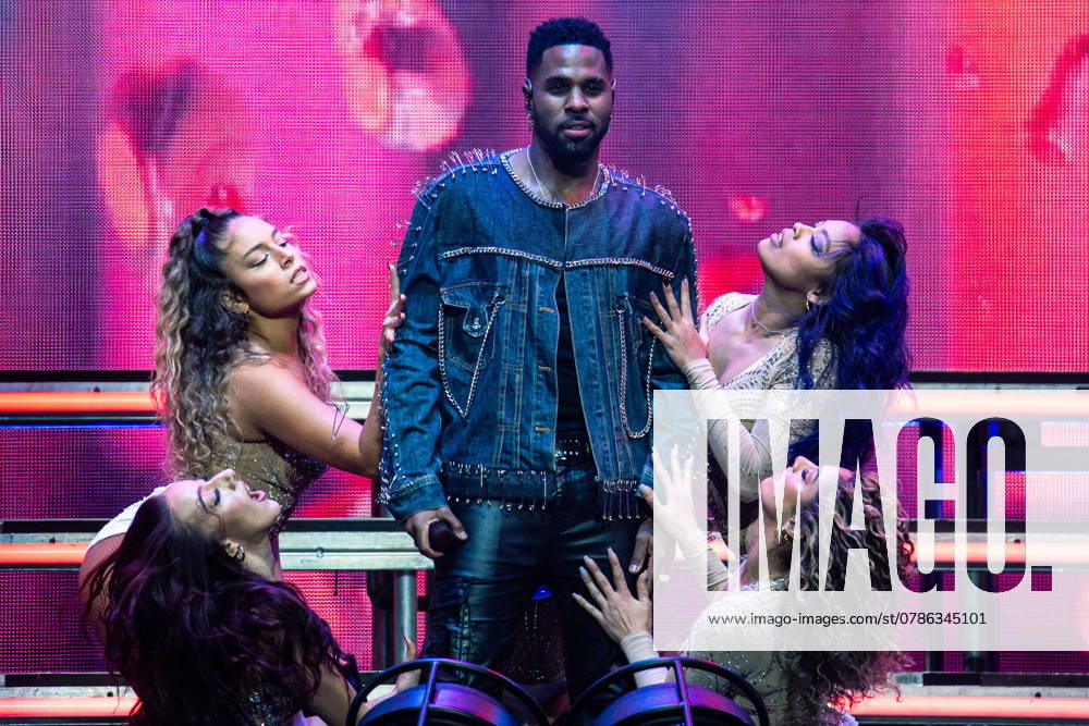 Bilder des Jahres 2024, Entertainment 12 Dezember iHeartRadio Q102 s Jingle Ball 2024 - Show Jason Derulo performs onstage during iHeartRadio Q102 s Jingle Ball 2024 Presented By Capital One at the Wells Fargo Center on December 16, 2024 in Philadelphia, Pennsylvania. Philadelphia Wells Fargo Center PA USA