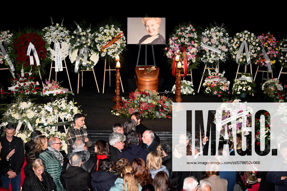Marisa Paredes funeral chapel at the Teatro Espanol Chema Prado and María Isasi attend the funeral chapel of Marisa Paredes at the Teatro Espanol, on December 18, 2024, in Madrid Spain The actress Marisa Paredes passed away last Tuesday at 78 years of age WURNING CHAPEL TEATRO ESPAÑOL DEATH MARISA PAREDES DECEMBER 18, 2024 PIXELADA José Madrid Madrid Madrid Spain