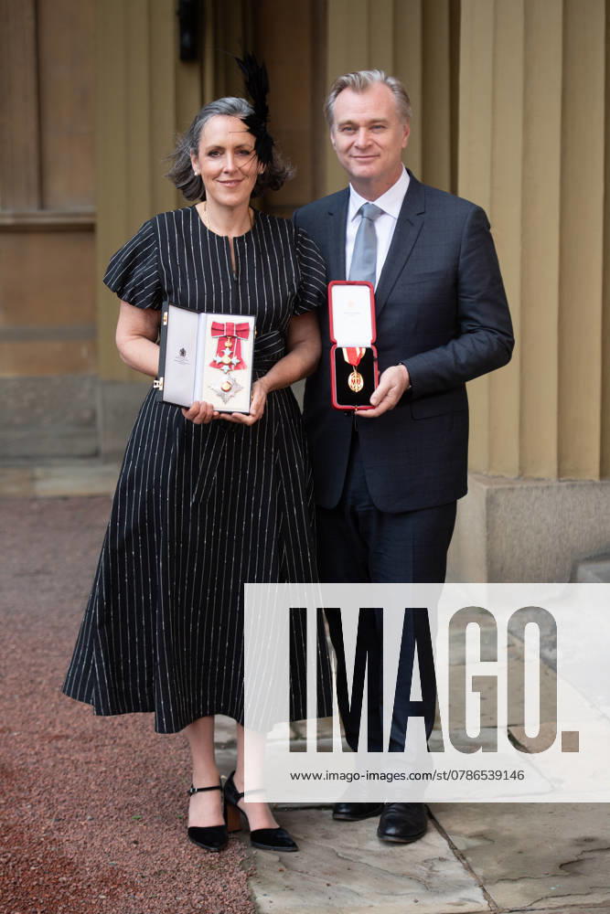 Entertainment Themen der Woche KW51 Bilder des Jahres 2024, Entertainment 12 Dezember Investiture - Wednesday 18 December - Buckingham Palace, London Sir Christopher Nolan, filmmaker, of London, is awarded a knighthood for services to Film and wife Dame Emma Nolan, film producer, is awarded a DBE (Dame Commander of the Most Excellent Order of the British Empire) at Buckingham Palace, London, England, UK on Wednesday 18 December, 2024., Credit:Justin Ng Avalon UK, England, London, Buckingham Palace