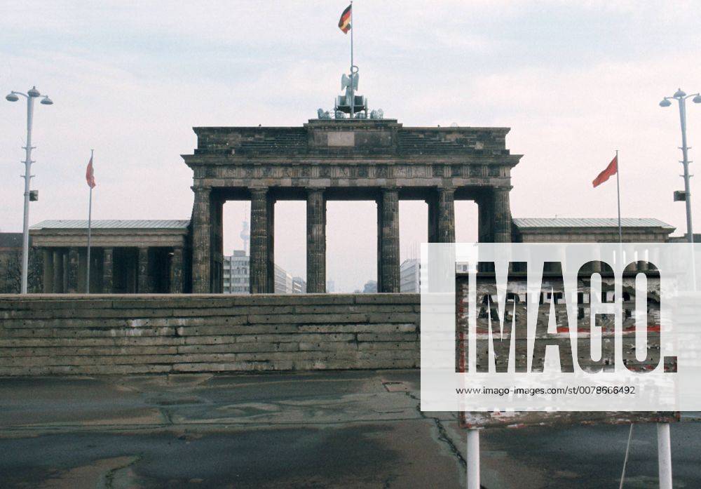 Das Brandenburger Tor. Berlin den 01.01.1983, Â Berlin Deutschland