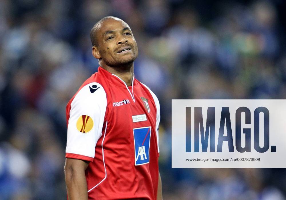 FUSSBALL - EL Finale, Porto vs Braga DUBLIN, 18.MAI.11 - FUSSBALL - UEFA Europa League, Finale, FC Porto vs Sporting Braga. Bild zeigt die Enttaeuschung von Albert Meyong (Braga).