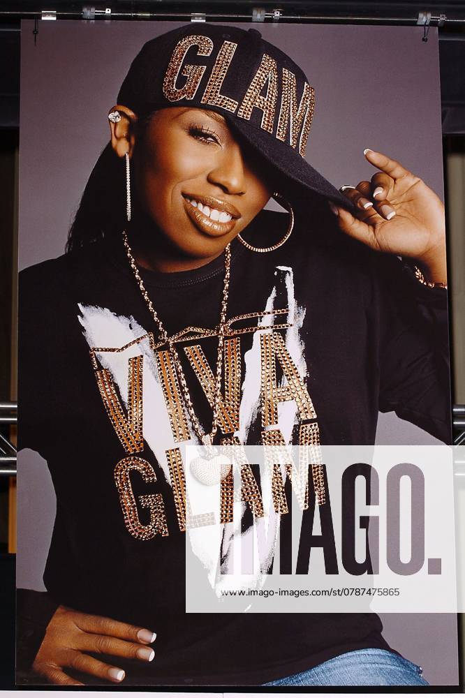 KRT ENTERTAINMENT STAND ALONE PHOTO SLUGGED: MAC KRT PHOTOGRAPH BY NICOLAS KHAYAT ABACA PRESS (February 11) NEW YORK, NY-- The new Viva Glam V by MAC cosmetics ad campaign, unveiled during the press conference held at Gotham Hall to announce the MAC AIDS Fund has named Chloe Sevigny, Boy George, Christina Aguilera, Missy Elliott and Linda Evangelista their latest spokepeople for the new Viva Glam V lipstick and lipglass, in New York, Wednesday, February 11, 2004. (lde) 2004 NEW YORK CITY NY USA