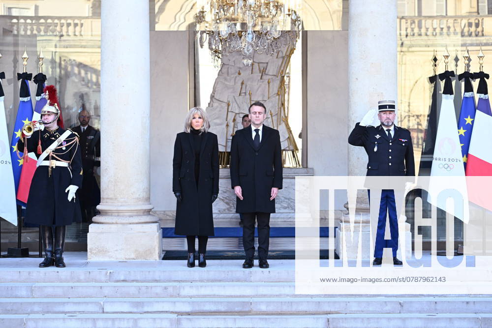 President Emmanuel Macron and his wife Brigitte Macron take part in a minute s silence for the victims of cyclone Chido in Mayotte President Emmanuel Macron and his wife Brigitte Macron take part in a minute s silence for the victims of cyclone Chido in Mayotte on 23 December 2024 Eric Tschaen Pool Bestimage President Emmanuel Macron and his wife Brigitte Macron take part in a minute s silence for the victims of cyclone Chido in Mayotte on 23 December 2024 Paris France
