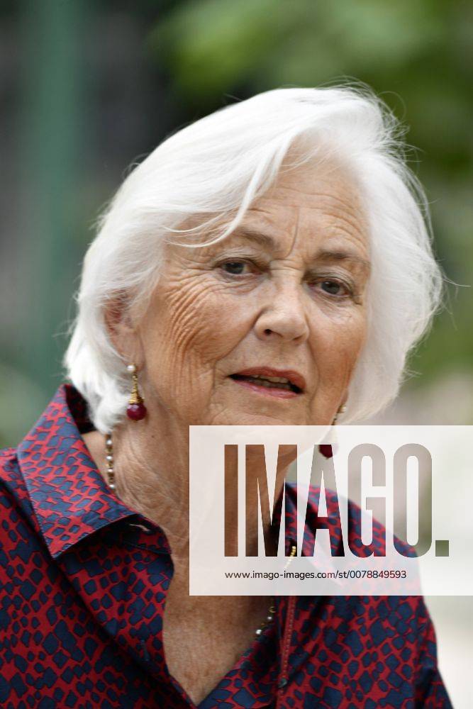 Queen Paola of Belgium pictured during a ceremony for the Queen Paola Award 2015-2016 (Koningin Paolaprijs - Prix Reine Paola) for education, at the royal castle in Laken Laeken, Brussels, Wednesday 31 May 2017. This year s themes are sciences, mathematics and technology. ERICxLALMAND 05106963