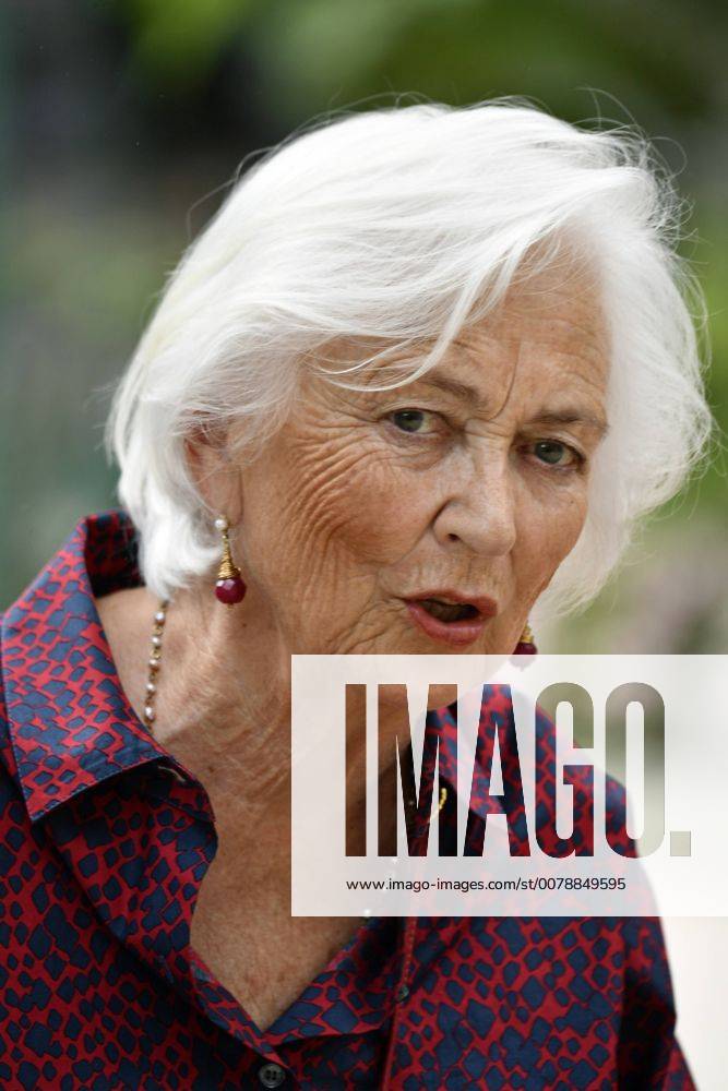 Queen Paola of Belgium pictured during a ceremony for the Queen Paola Award 2015-2016 (Koningin Paolaprijs - Prix Reine Paola) for education, at the royal castle in Laken Laeken, Brussels, Wednesday 31 May 2017. This year s themes are sciences, mathematics and technology. ERICxLALMAND 05106957