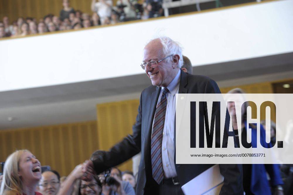 Der US-amerikanische Senator Bernie Sanders hat an der Freien Universität (FU) Berlin eine Rede überwiegend vor Studierenden gehalten und danach Fragen beantwort, die Studenten vorher eingereicht hatten. Der Ullstein-Verlag, die Wochenzeitung Die Zeit und die FU hatten die Veranstaltung anläßlich der Veröffentlichung der deutschen Übersetzung von Sanders Biographie organisiert. Bernie Sanders an der FU Berlin