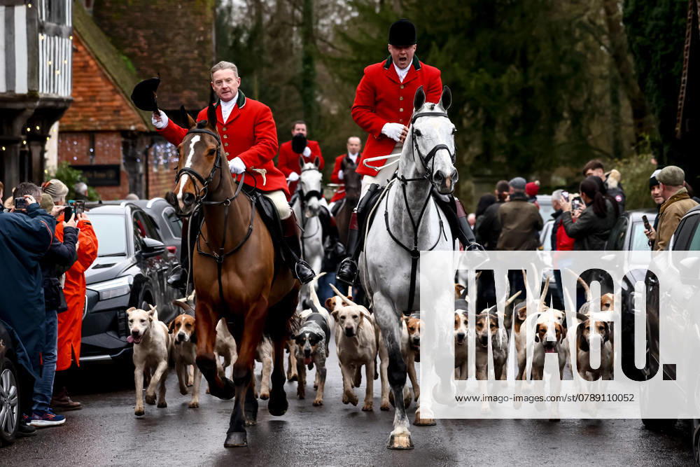 KW52 Annual Boxing Day hunt in Chiddingstone 26.12.2024. Members of the Old Surrey, Burstow and West Kent Hunt take part in their annual Boxing Day hunt in Chiddingstone