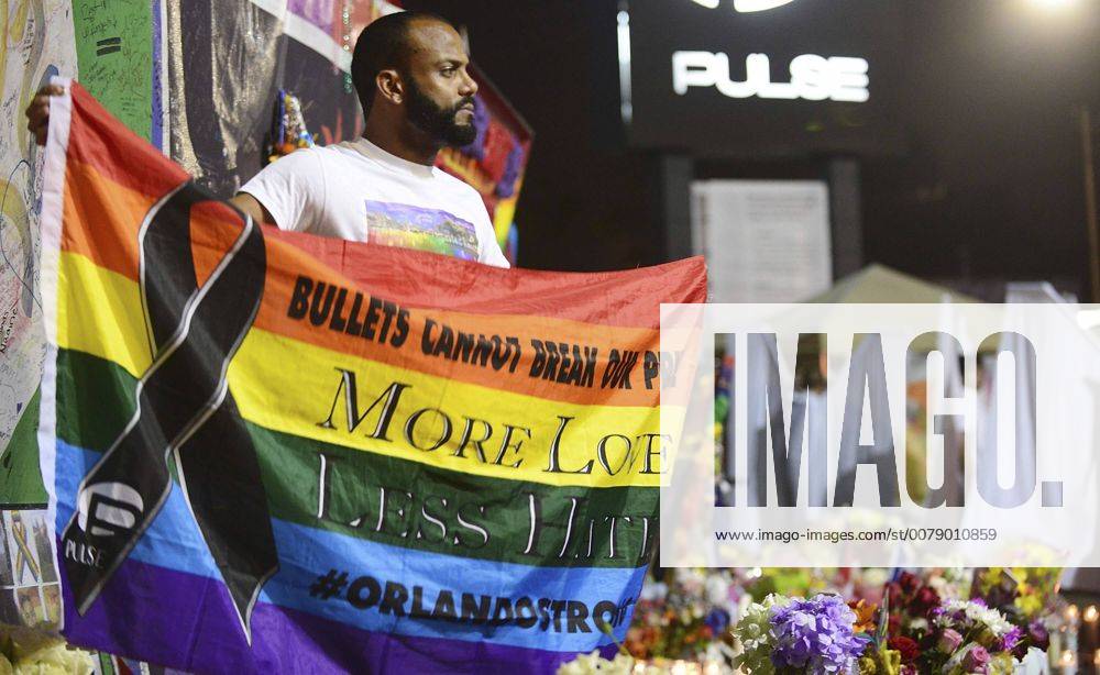 Relatives of the Orlando shooting victims cry as they hold a tribute vigil on occasion of the first anniversary of the massacre in Orlando, United States, early 12 June 2017. A total of 49 people were killed and 53 were injured in a shooting attack at the LGBT club Pulse in Orlando, Florida, on 12 June. The shooter, Omar Mateen, 29, a US citizen of Afghan descent, was killed in an exchange of fire with the police after taking hostages at the club. Vigil in honor of Orlando shooting victims !ACHTUNG: NUR REDAKTIONELLE NUTZUNG!