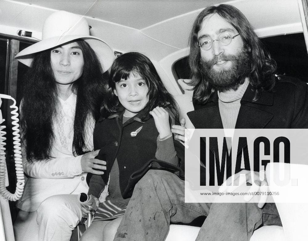 Beatle John Lennon with wife Yoko Ono and her six year old Kyoko Cox, 1969. 1013_126