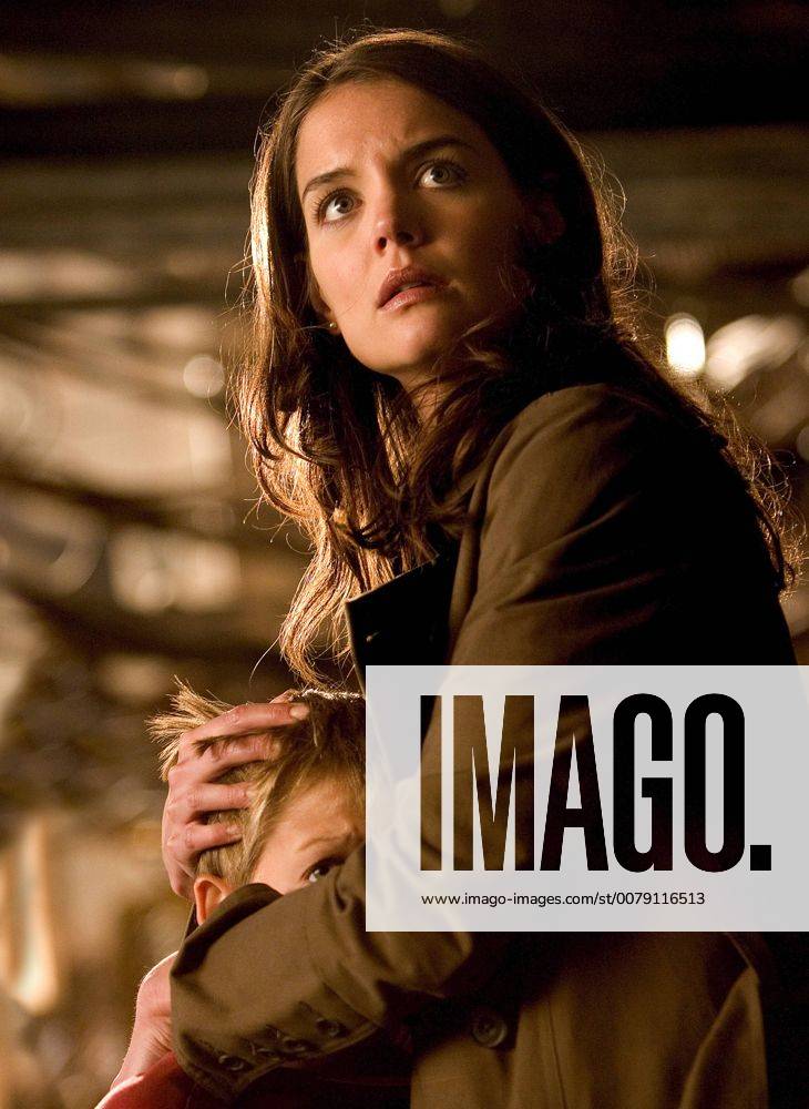Batman Begins Katie Holmes, Jack Gleeson © 2005 Warner Brothers Photo by David James 30221_060