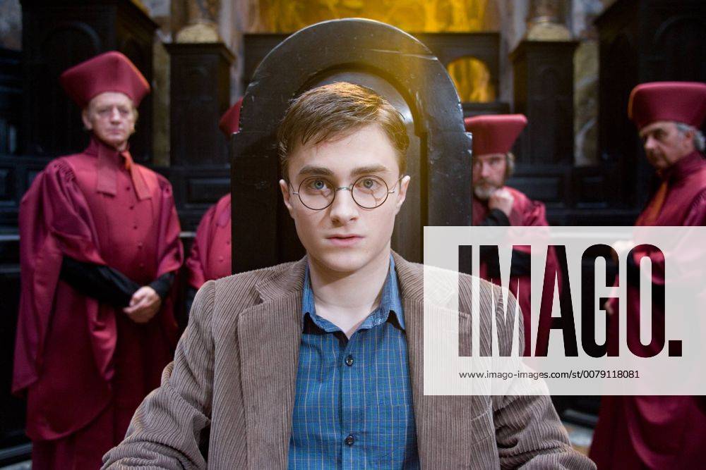 Warner Brothers Pictures Presents Harry Potter and the Order of the Phoenix Daniel Radcliffe © 2007 Warner Bros. Entertainment Inc. - Harry Potter Publishing Rights © J. K. R.