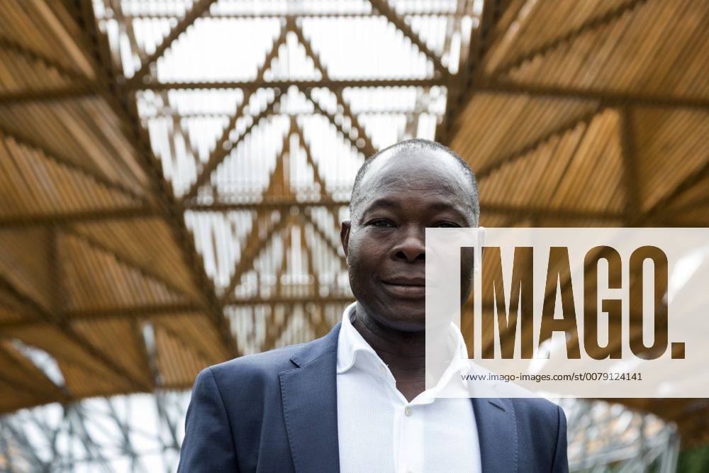 Francis Kere, Serpentine Pavilion 2017, London, UK London, UK. 20 June 2017. Diebedo Francis Kere (pictured), the award-winning architect from Gando, Burkina Faso, has designed the Serpentine Pavilion 2017, next to the Serpentine Gallery in Kensington Gardens. Kere leads the Berlin-based practice Kere Architecture. He is the 17th architect to accept the Serpentine Gallery s invitation to design a temporary Pavilion in its grounds. The Pavilion is open to the public from 23 June to 8 October 2017.