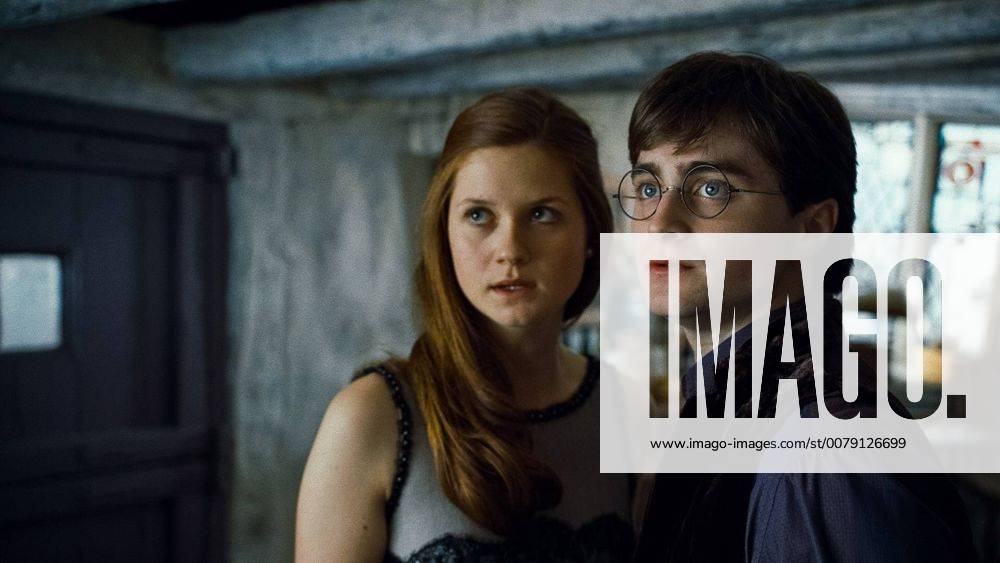 (L-r) BONNIE WRIGHT as Ginny Weasley and DANIEL RADCLIFFE as Harry Potter in Warner Bros. PicturesÕ fantasy adventure ÒHARRY POTTER AND THE DEATHLY HALLOWS Ð PART 1,Ó a Warner Bros. Pictures release. Photo courtesy of Warner Bros. Pictures