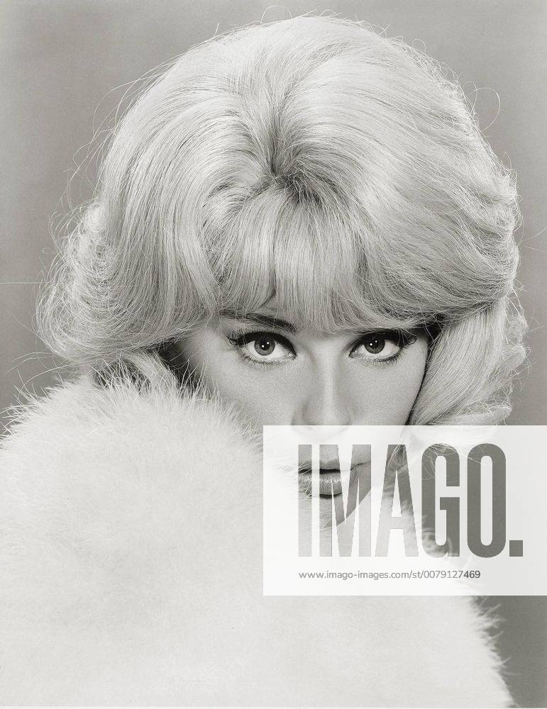 Elke Sommer The Money Trap 1965 MGM