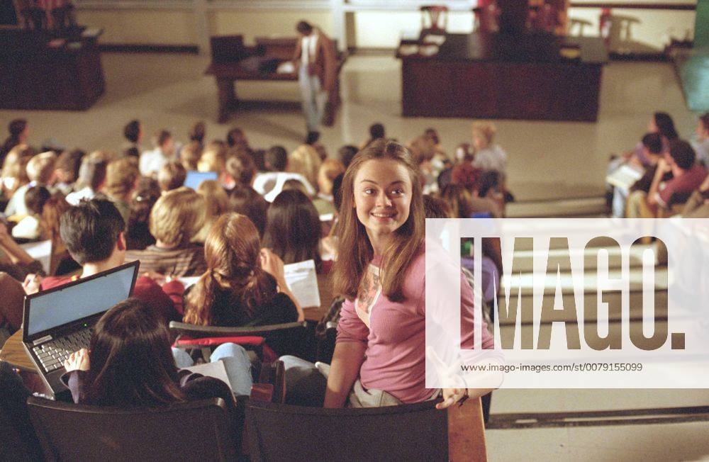 Studio Publicity Still from Gilmore Girls Episode Name: The Road Trip to Harvard Alexis Bledel 2001 photo credit: Scott Humbert Los Angeles CA