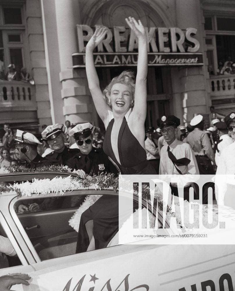 IMAGO ICONS: Marilyn Monroe Marilyn Monroe at the Miss America pageant parade in Atlantic City, NJ, 1952.