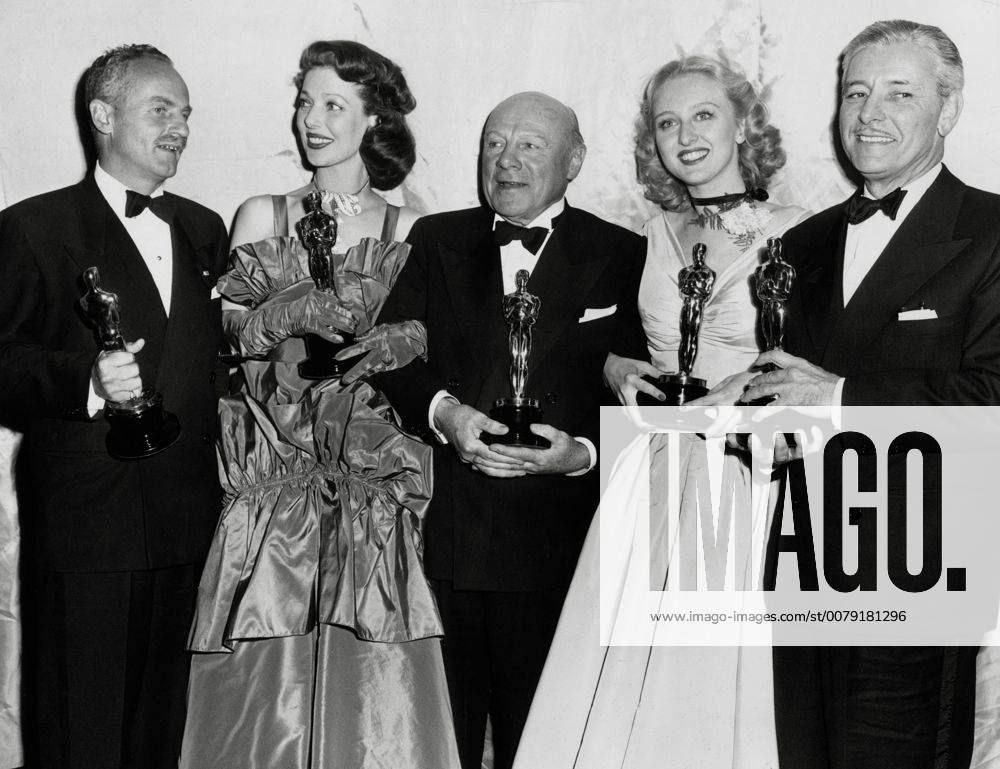 OSCARS. Beste Nebendarstellerin. Preisträgerinnen 1941-1950 Oscar winners at the 20th Annual Academy Awards. Best Picture Producer Darryl Zanuck, Best Actress Loretta Young, Best Supporting Actor Edmund Gwenn, Best Supporting Actress Celeste Holm and Best Actor Ronald Colman, 1948 Hollywood CA USA