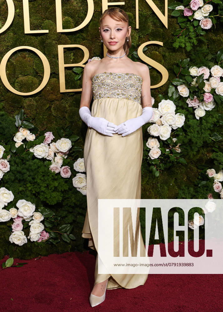 82nd Annual Golden Globe Awards Ariana Grande Butera wearing archive Givenchy and Stuart Weitzman shoes arrives at the 82nd Annual Golden Globe Awards held at The Beverly Hilton Hotel on January 5, 2025 in Beverly Hills, Los Angeles, California, United States. The Beverly Hilton Hotel, Beverly Hills, Los Angeles, California, USA California United States