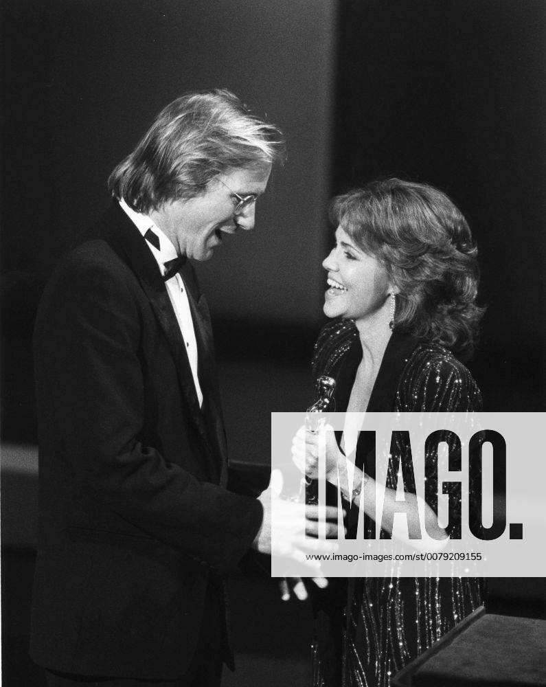 OSCARS. Bester Hauptdarsteller. Preisträger 1981-1990 William Hurt, Sally Field at the 58th Annual Academy Awards, 1986 Hollywood CA USA