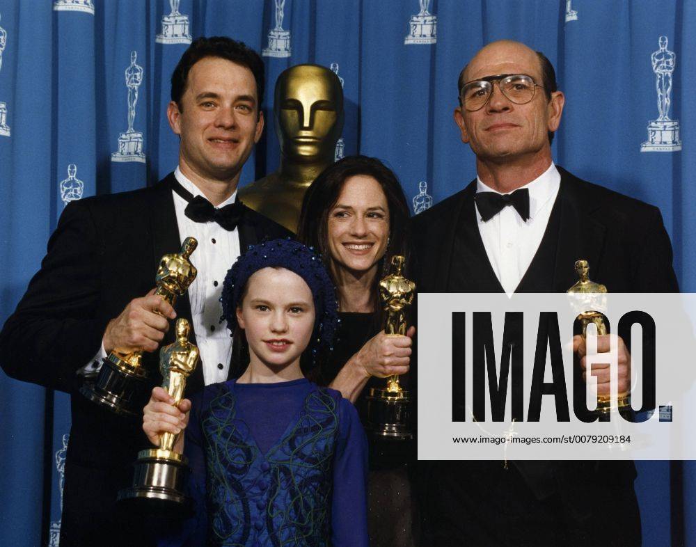 Tom Hanks, Anna Paquin, Holly Hunter, Tommy Lee Jones at the 64th Annual Academy Awards, 1992 Hollywood CA USA