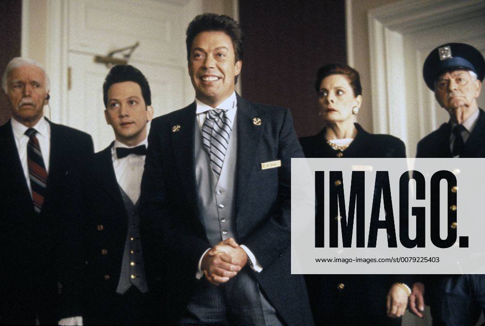 Home Alone 2: Lost in New York Rob Schneider, Tim Curry, Dana Ivey © 1992 20th Century Fox Photo by Andy Schwartz