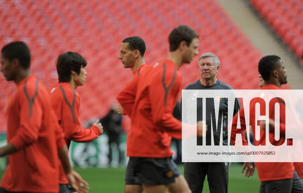 FUSSBALL CHAMPIONSLEAGUE FINALE SAISON 2010 2011 27.05.2010 FC Barcelona - Manchester United FC Abschlusstraining Manchester United FC; Trainer Sir Alex Ferguson