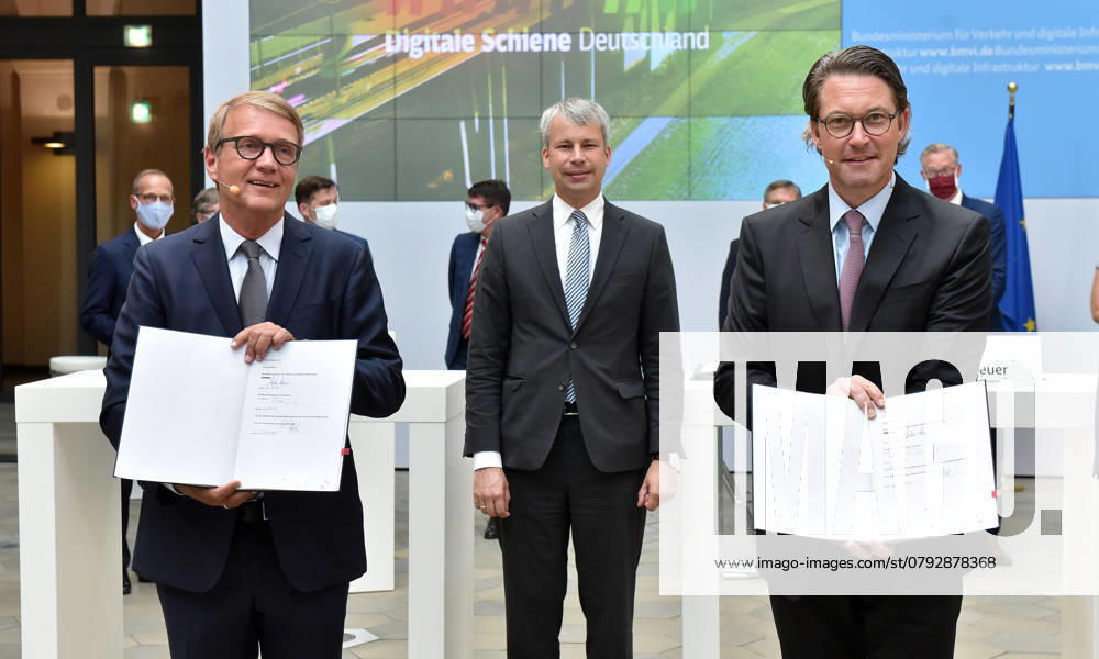 V l Ronald Pofalla Board of Directors Infrastructure German Rail , Steffen Bilger Parl Secretary of State BMVI , Andres Scheuer Federal Minister of Transport at the Signature of Flagship project Digital Rail Stuttgart will the First digitized Railway junction in Germany , and Signature a Framework financing agreem