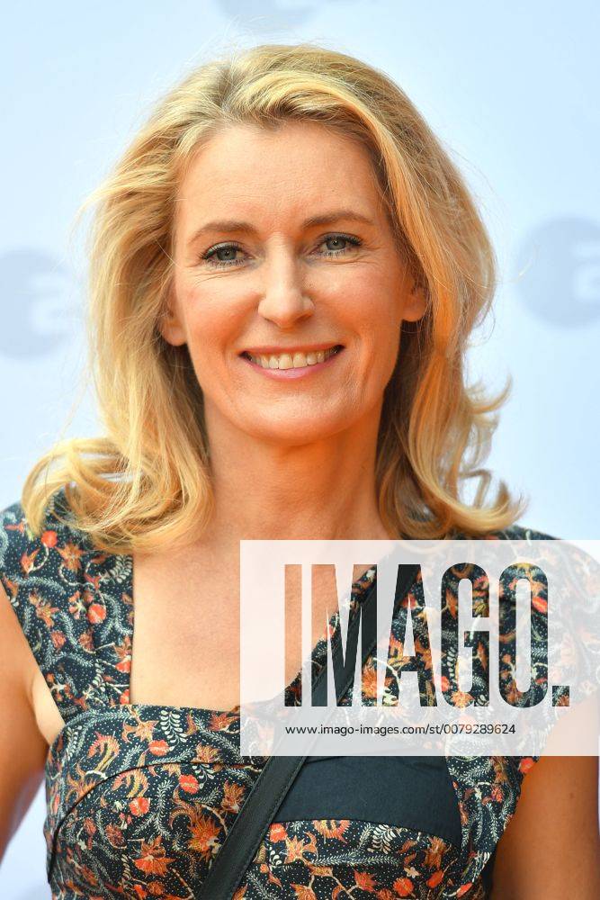 Maria FURTWAENGLER (Schauspielerin), Einzelbild,angeschnittenes Einzelmotiv,Portraet,Portrait,Porträt. Roter Teppich,Red Carpet,ZDF Empfang Get Together in Hugo s Bar anlaesslich Filmfest Muenchen am 27.06.2017.