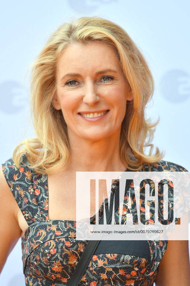 Maria FURTWAENGLER (Schauspielerin), Einzelbild,angeschnittenes Einzelmotiv,Portraet,Portrait,Porträt. Roter Teppich,Red Carpet,ZDF Empfang Get Together in Hugo s Bar anlaesslich Filmfest Muenchen am 27.06.2017.