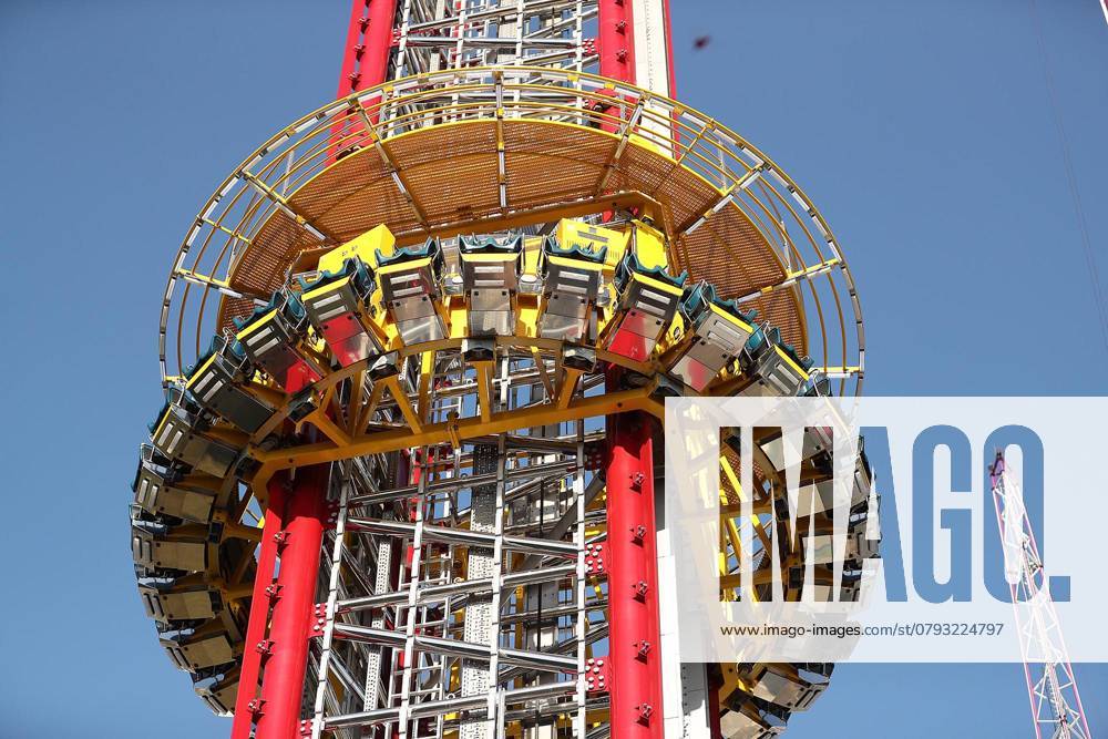 US-NEWS-FLA-AMUSEMENTPARK-DEATH-2-OS The Orlando FreeFall drop tower in ICON Park in Orlando, Florida, is pictured on March 28, 2022. Tyre Sampson, 14, was killed when he fell from the ride late. (Stephen M. Dowell Orlando Sentinel TNS) Orlando Florida USA