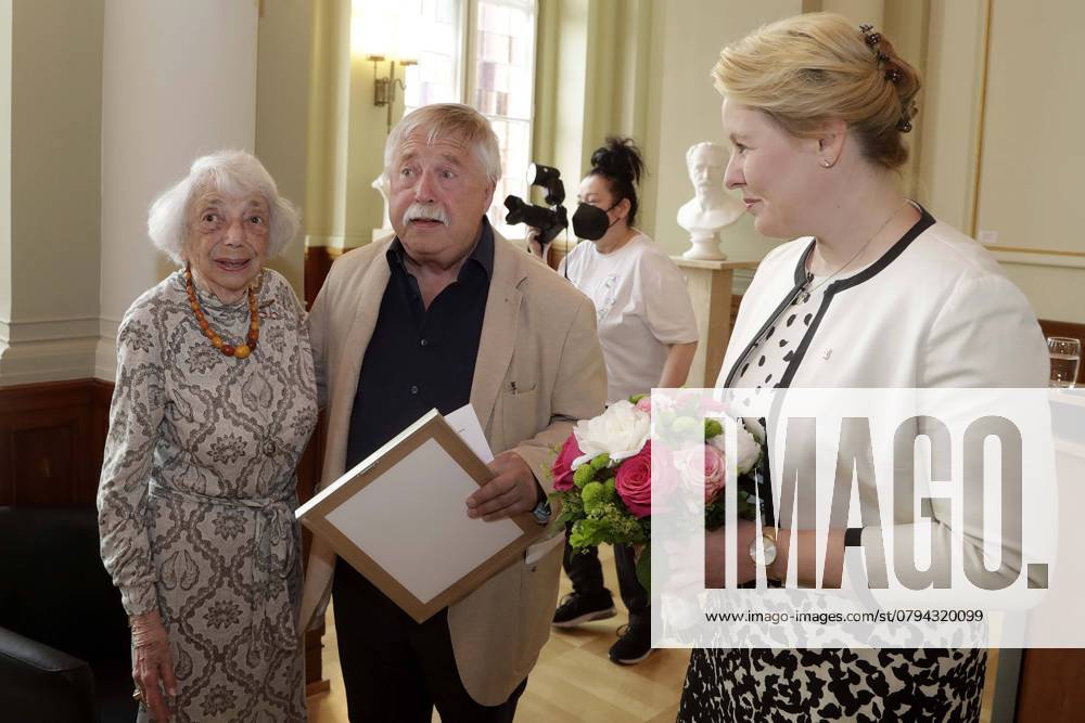 RegBm Franziska Giffey Lunch to Honours from Wolf Biermann, Honorary citizen from Berlin, subsequently to his 85 Birthday at Ballroom of Red City Hall in Berlin, and as Guest Margot Friedlaender, Berlin Germany, Germany