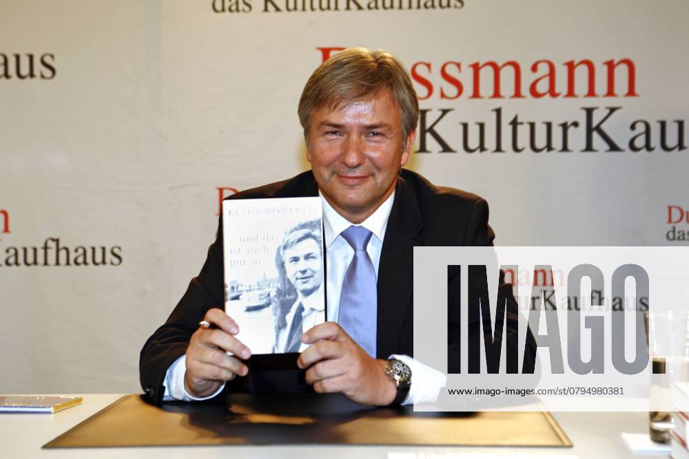 Klaus Wowereit Governor Mayor from Berlin at its Book presentation the is also well SO at Dussmann the Cultural department store in Berlin Germany