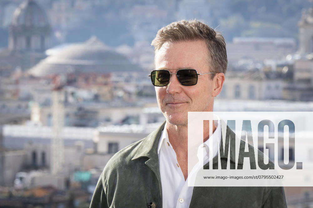 A Complete Unknown photocall in Rome, Italy - 17 Jan 2025 Edward Norton attends A Complete Unknown photocall at Hotel De La Ville in Rome. Rome Italy