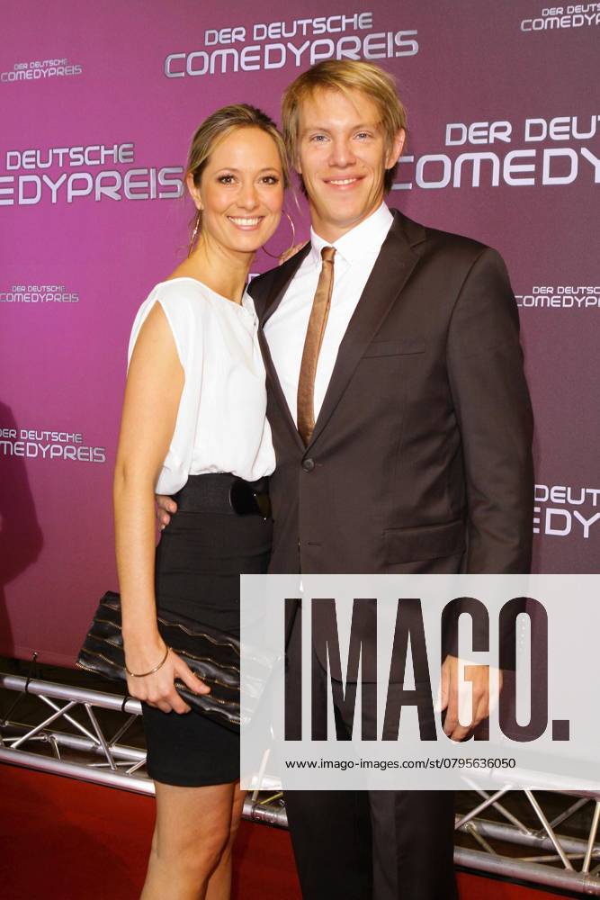 Simon Gosejohan and Girlfriend Angela Finger Heirs to Guest at the award Ceremony of Germans Comedy Award 2009 at Coloneum in Cologne Ossendorf on 20 10 09 the German Comedy Award will First on Friday, the 23 October 2009, from 21 15 Clock to 00 00 Clock at RTL aired, it exists a LOCKING DATE for the Announcement the Winners to Friday, 2