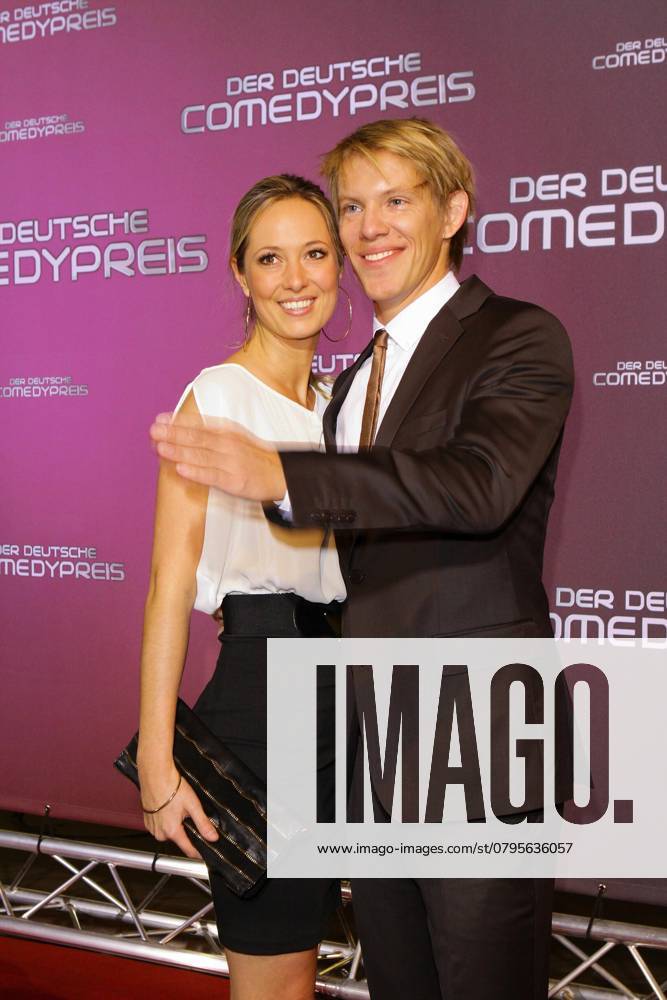 Simon Gosejohan and Girlfriend Angela Finger Heirs to Guest at the award Ceremony of Germans Comedy Award 2009 at Coloneum in Cologne Ossendorf on 20 10 09 the German Comedy Award will First on Friday, the 23 October 2009, from 21 15 Clock to 00 00 Clock at RTL aired, it exists a LOCKING DATE for the Announcement the Winners to Friday, 2