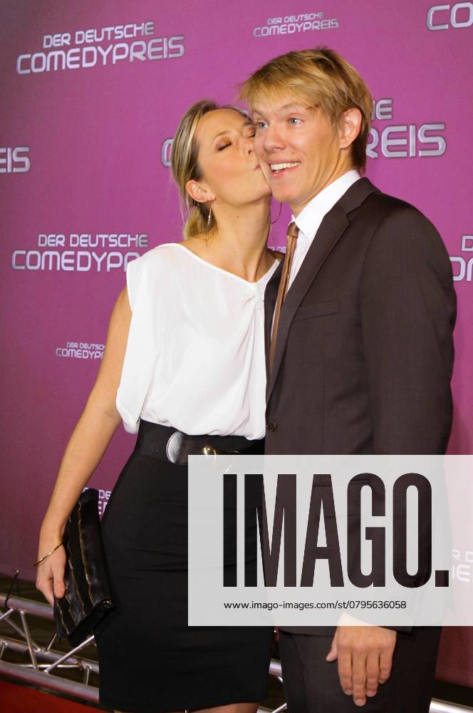Simon Gosejohan and Girlfriend Angela Finger Heirs to Guest at the award Ceremony of Germans Comedy Award 2009 at Coloneum in Cologne Ossendorf on 20 10 09 the German Comedy Award will First on Friday, the 23 October 2009, from 21 15 Clock to 00 00 Clock at RTL aired, it exists a LOCKING DATE for the Announcement the Winners to Friday, 2