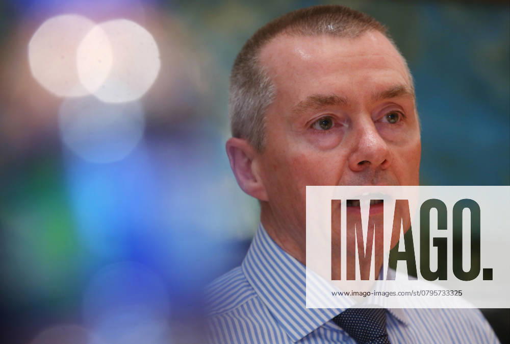 International Airlines Group Chief Executive Willie Walsh meet the media at Island Shangri-La in Admiralty. 07APR16 SCMP Edmond So HONG KONG CHINA