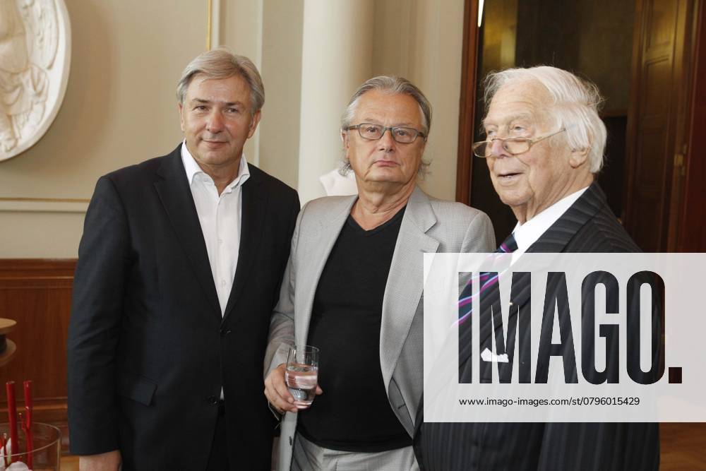Food to Honours of Directors the volksbuehne Berlin to whose 20 annual Service anniversary at Red City Hall in Berlin, with Klaus Wowereit, Frank Castorf and its Father Wrener Castorf, Berlin Germany, Germany
