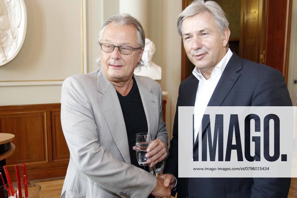 Food to Honours of Directors the volksbuehne Berlin to whose 20 annual Service anniversary at Red City Hall in Berlin, with Klaus Wowereit and Frank Castorf, Berlin Germany, Germany