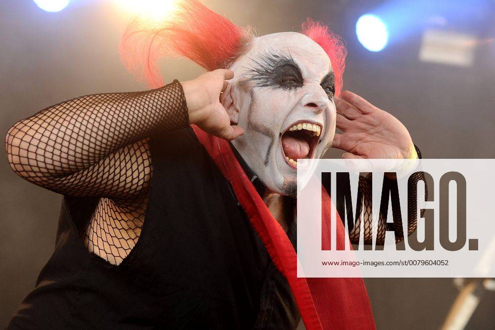 Amphi Festival 2017. Bruno Kramm ( Das Ich ) während eines Konzertes am 21.-23.07.2017 im Rahmen des Amphi Festivals 2017 am Tanzbrunnen Köln.